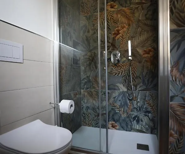 A לינה וארוחת בוקר 3*